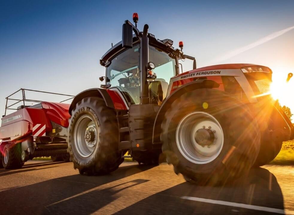 Фото: tnsgroup.co.uk Внешний вид трактора Massey Ferguson MF 8S