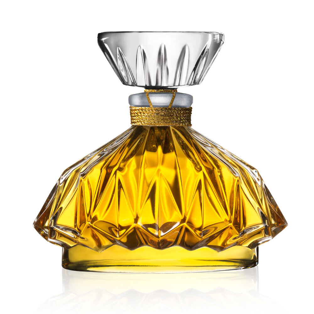 Духи "Joy" в гранёном флаконе Baccarat. Фото с сайта newbeauty.com