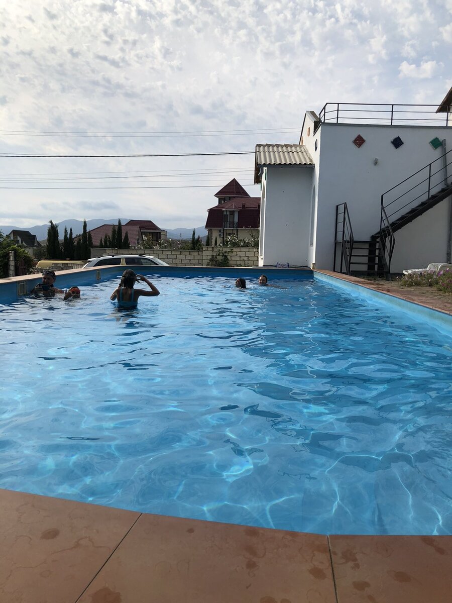 бассейн в отеле
