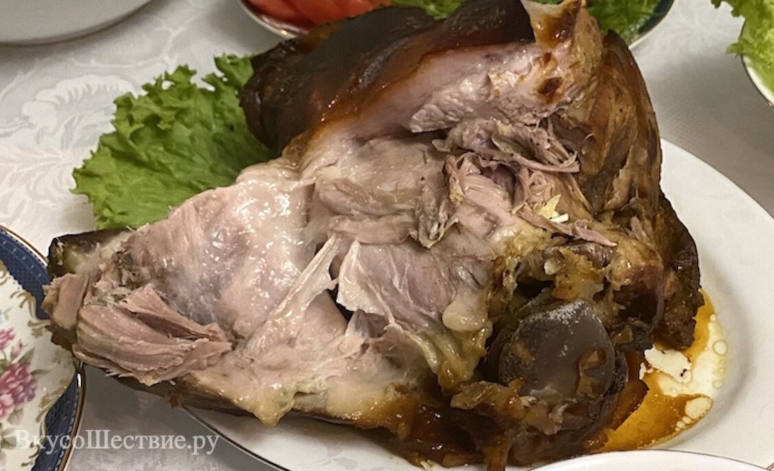 Свиная рулька в медово-горчичном маринаде