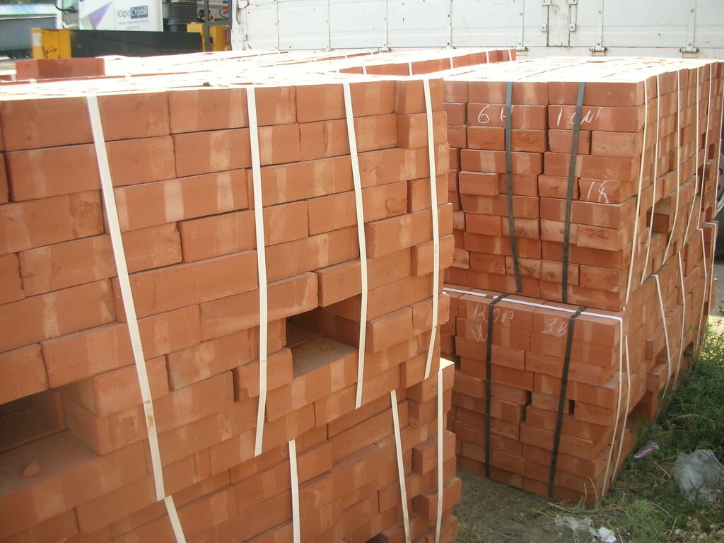 Беспалетная упаковка кирпича - детище инженерной мысли)