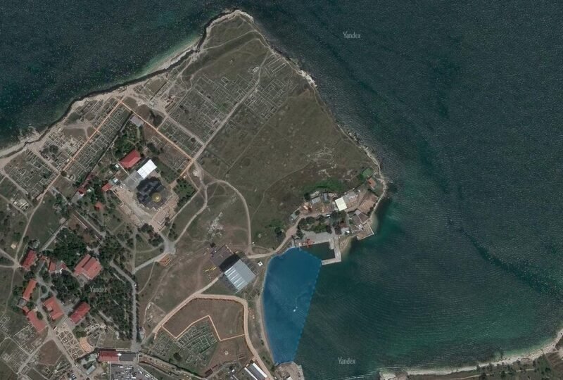 Территория объекта культурного наследия в Карантинной бухте. Источник: chersonesos-sev.ru