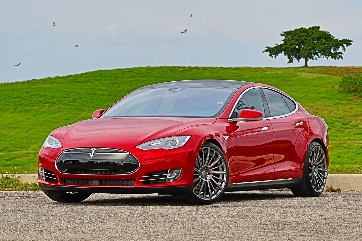 Tesla Model S Tire Size. Снимок с  mesinsealerplastikmurah96