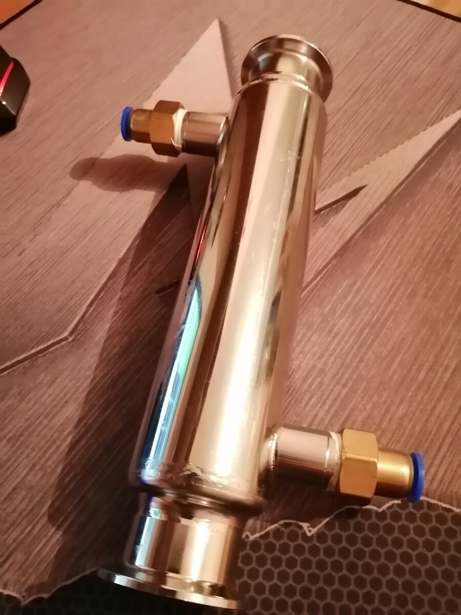 Дефлегматор 1,5 дюйма на кламповых соединениях.