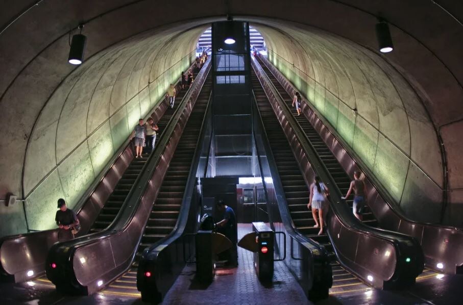 Эскалатор в барселонском метро. Фото: Flikr.com