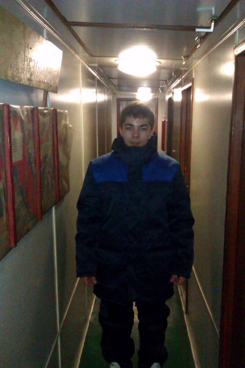 Такую робу нам дали (54 размер, при моем 46)