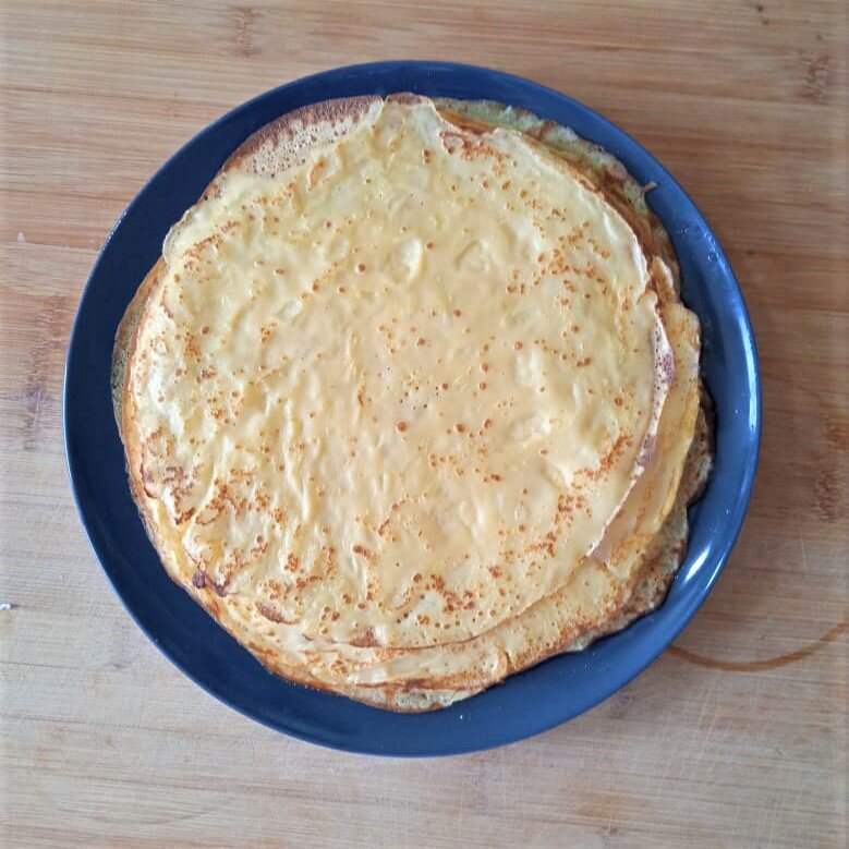 Они желтенькие, почему-то камера не ловит этот цвет. Будто с куркумой