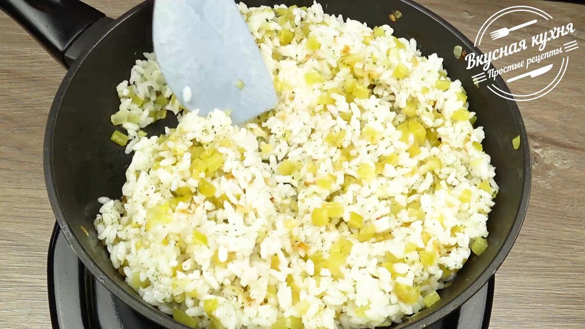 Жареный рис (64 рецепта с фото) - рецепты с фотографиями на Поварёпластиковыеокнавтольятти.рф