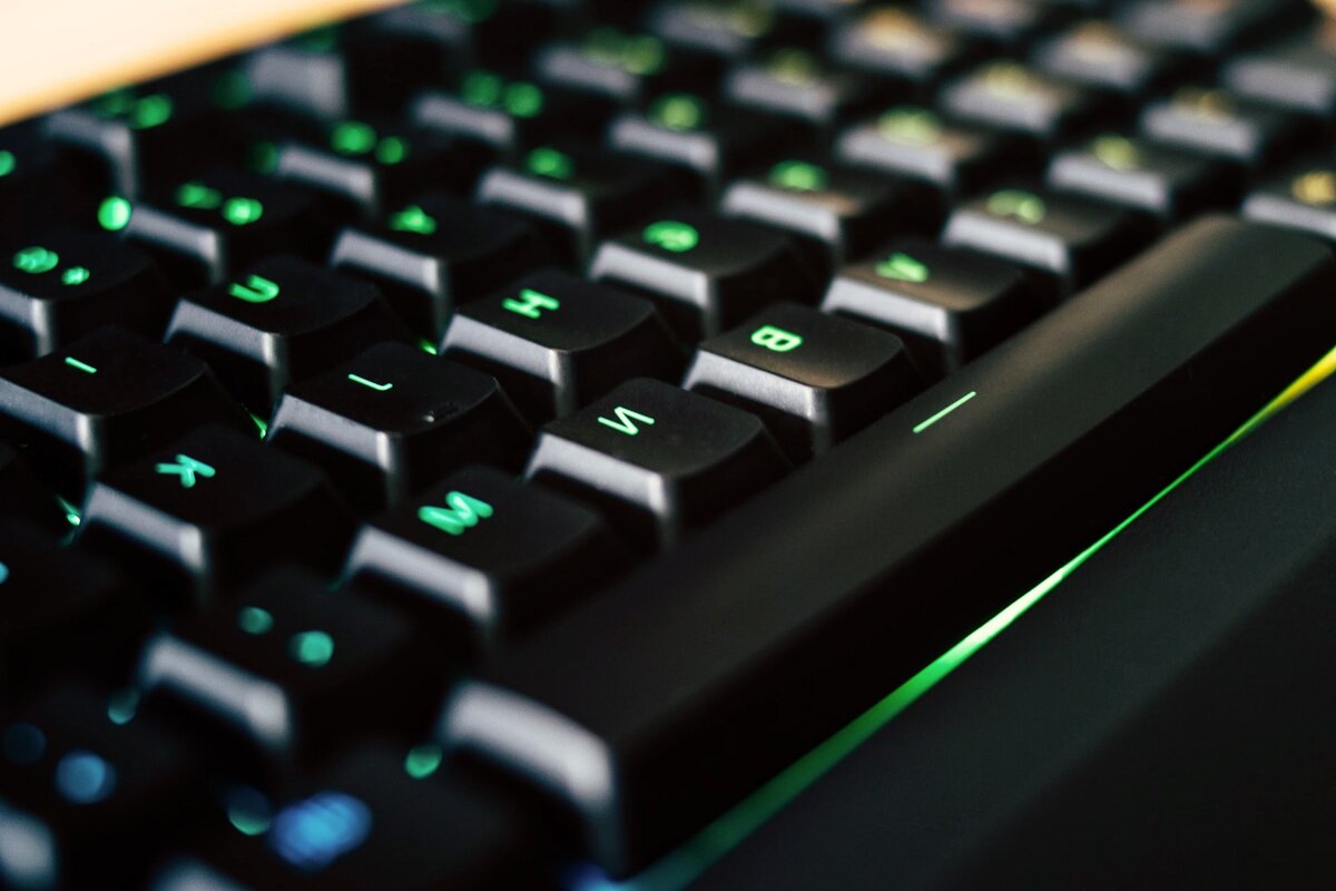 Клавиатура и многие другие полезные пластмассовые вещи будут "съедены"