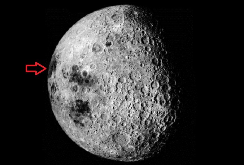 Обратная сторона луны. Фото свободно взято в сети Интернет
