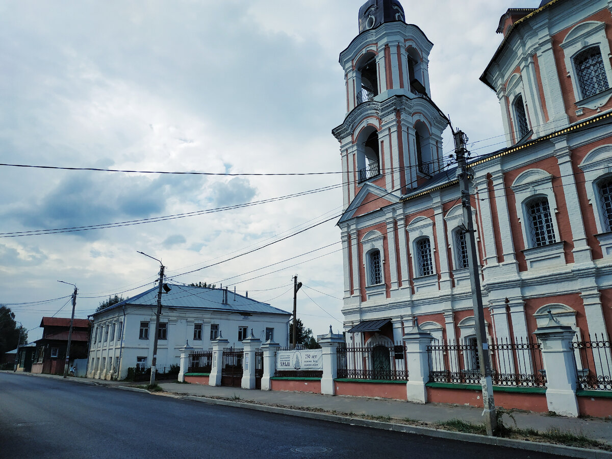 Тот самый дом у церкви св.Варвары. г. Нерехта. Фото автора.