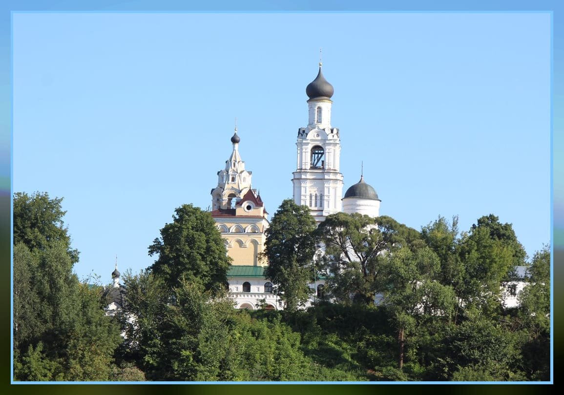 Вид на Свято-Благовещенский монастырь с реки Киржач.