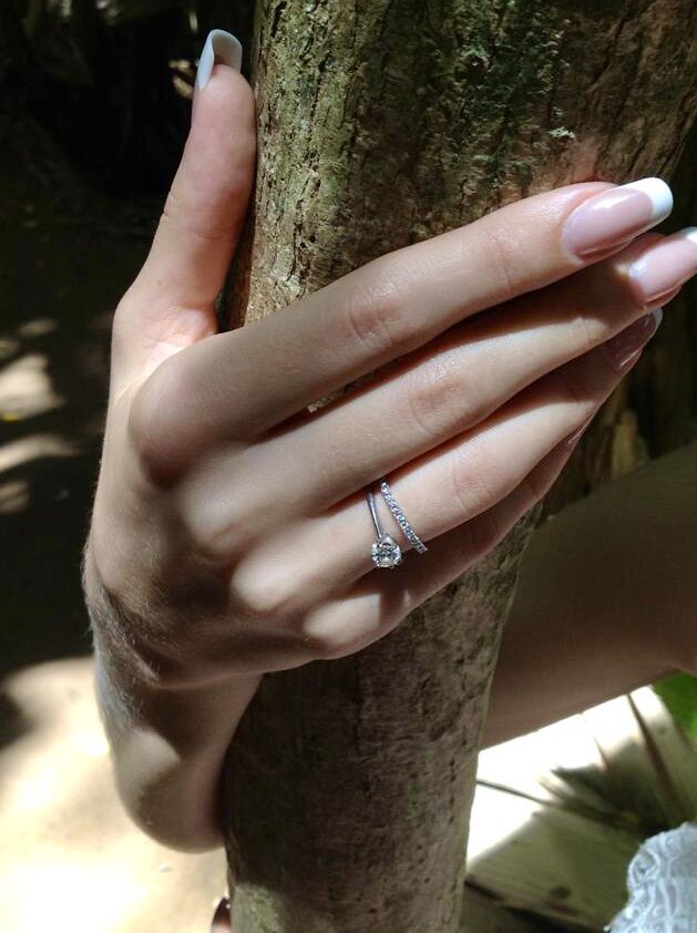 Этот камешек в Сиам Парагоне в центре Бангкока куплен. Добыт в ЮАР…