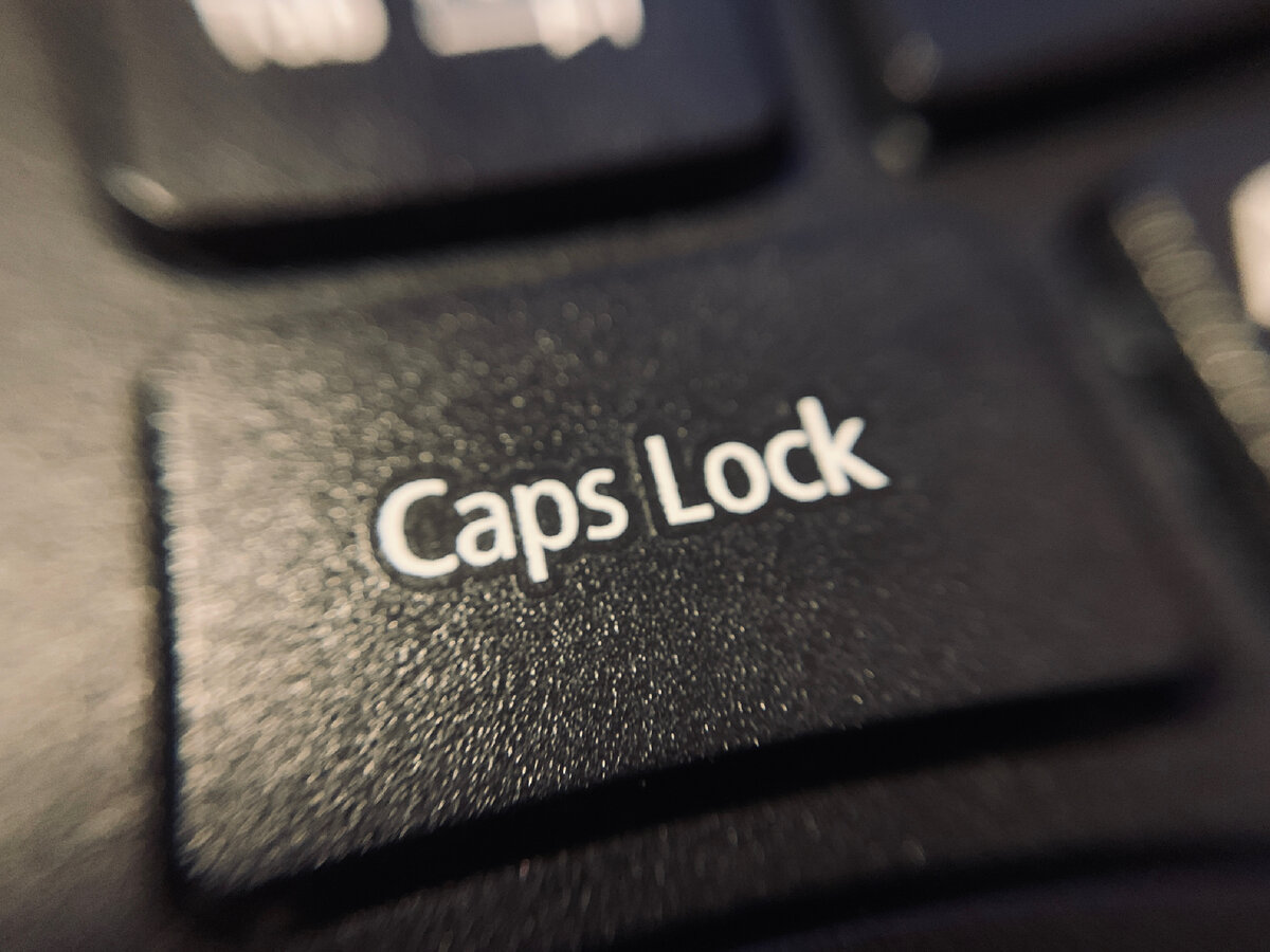 Caps lock перевод. Ctrl s. Посредине монитора висит иконка нажата клавиша caps Lock. 18. Какую функцию выполняет клавиша ESC?. Не работает кнопка Эскейп.