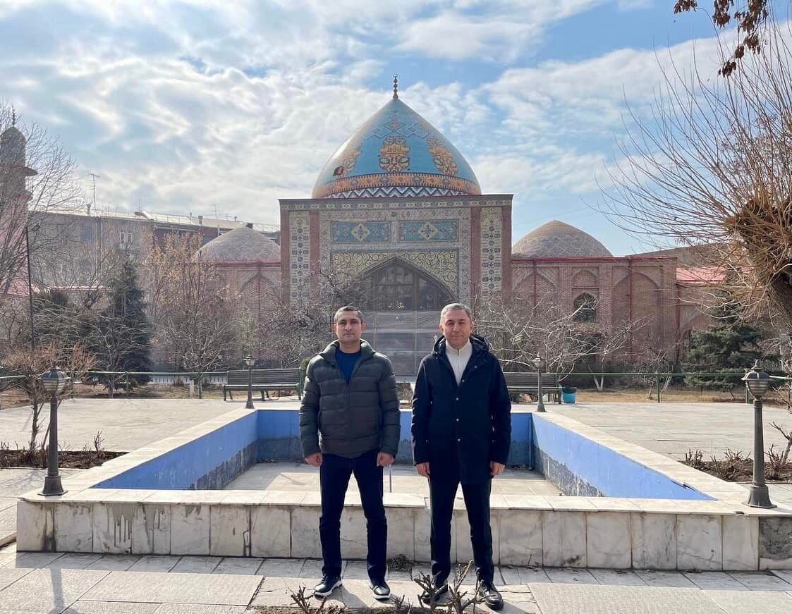 Приехал в ереван. Голубая мечеть Ереван. Синяя мечеть в Ереване. Мечеть анау (Сейит-Джемаледдина). Иранская мечеть в Ереване.