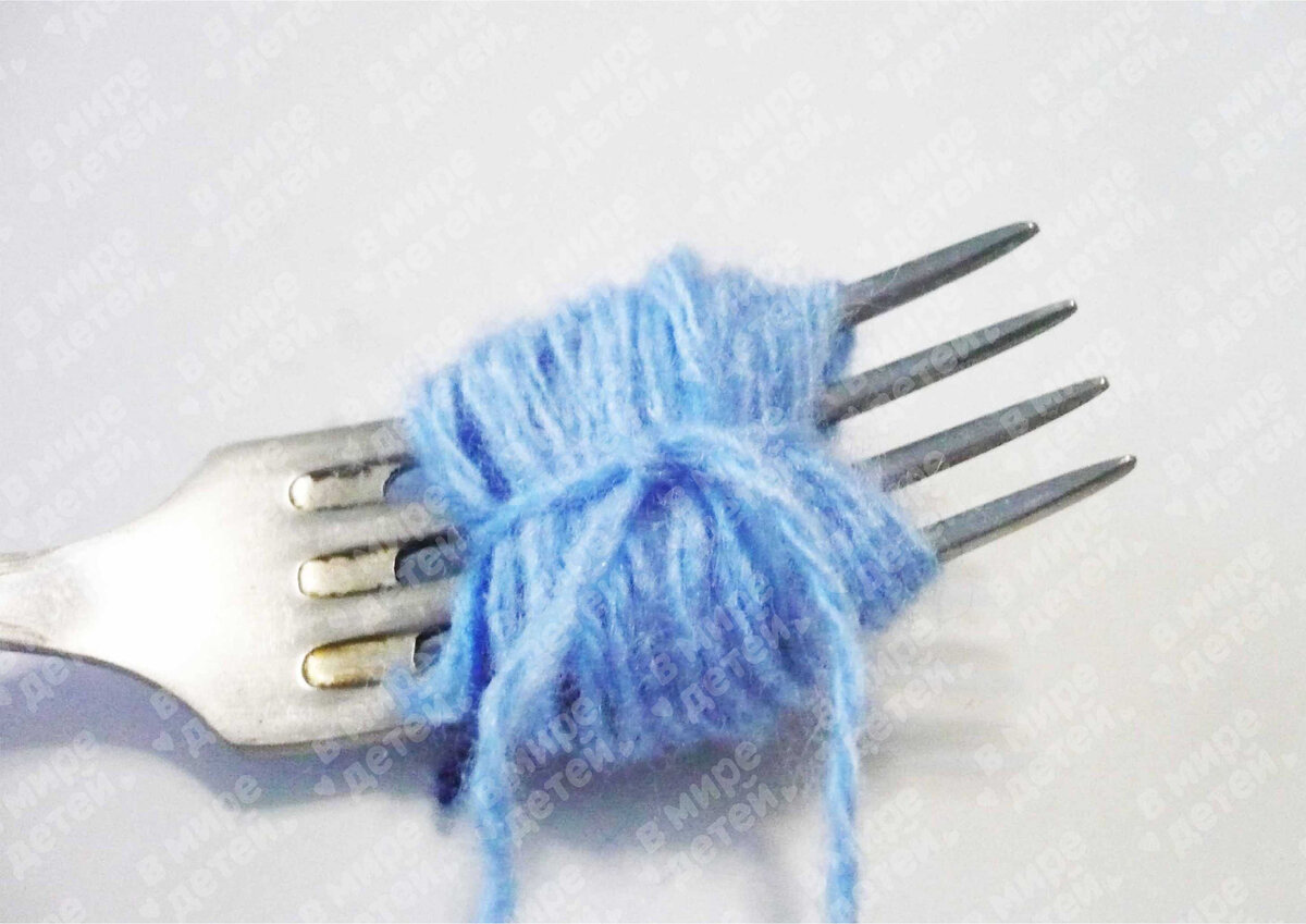 Как сделать помпоны из ниток для вязания?
