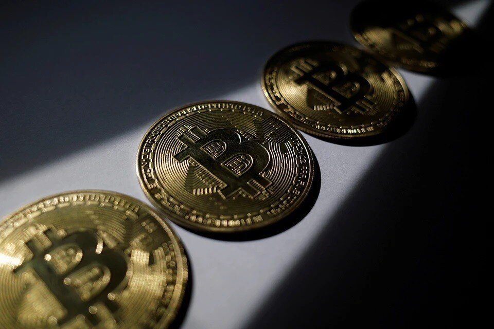     Силуанов не рекомендует вкладывать деньги в криптовалюту  REUTERS