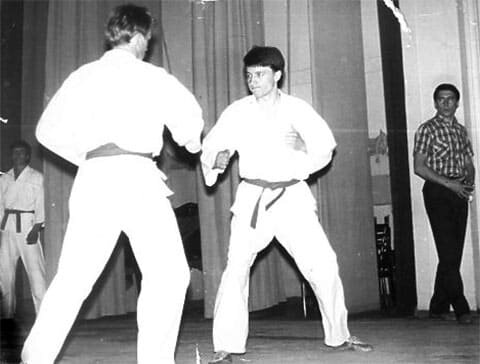 Виктор Горохов на татами (справа). За его спиной Николай Горохов