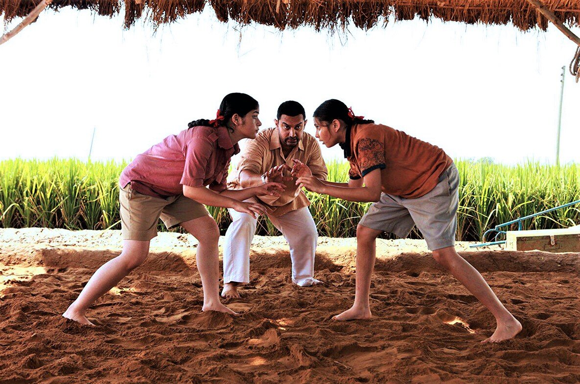 Кадр из свободных источников «Дангал» (2017)