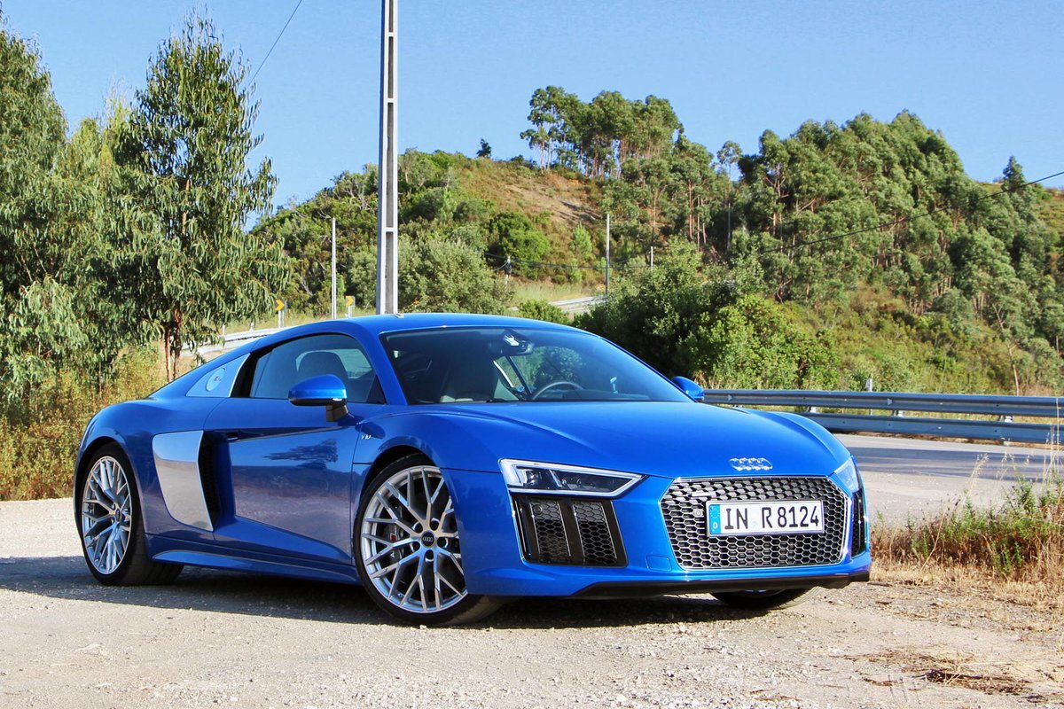 Восемь р. Ауди р8. Audi r8 Sportback. Ауди р8 2017. Audi r8 v10 2017