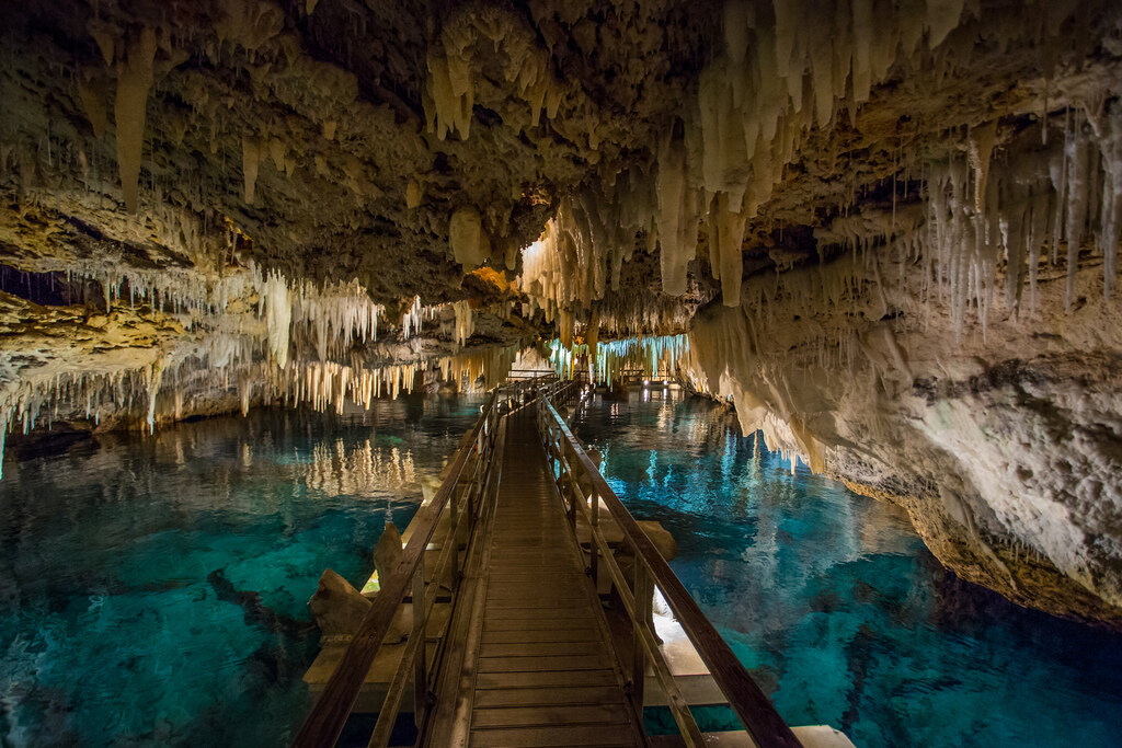 Хрустальная пещера в Мексике. Пещера Куэва де Лос Кристалес. Пещера кристаллов в Мексике. Пещера гигантских кристаллов в Мексике. Crystal cave