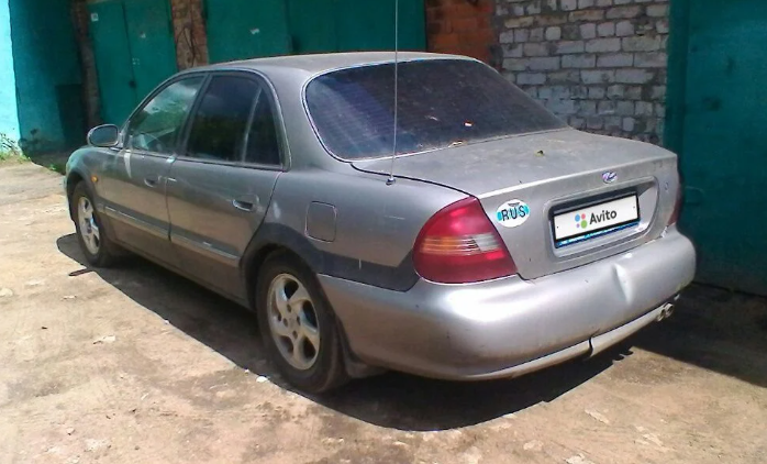 Да есть местами коррозия , но несущие элементы кузова целые , к моему удивлению , стекла тоже !