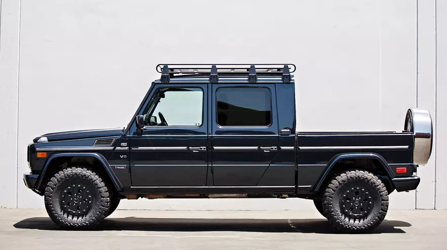 Авто Mercedes-Benz G-Class листай, чтобы увидеть больше!