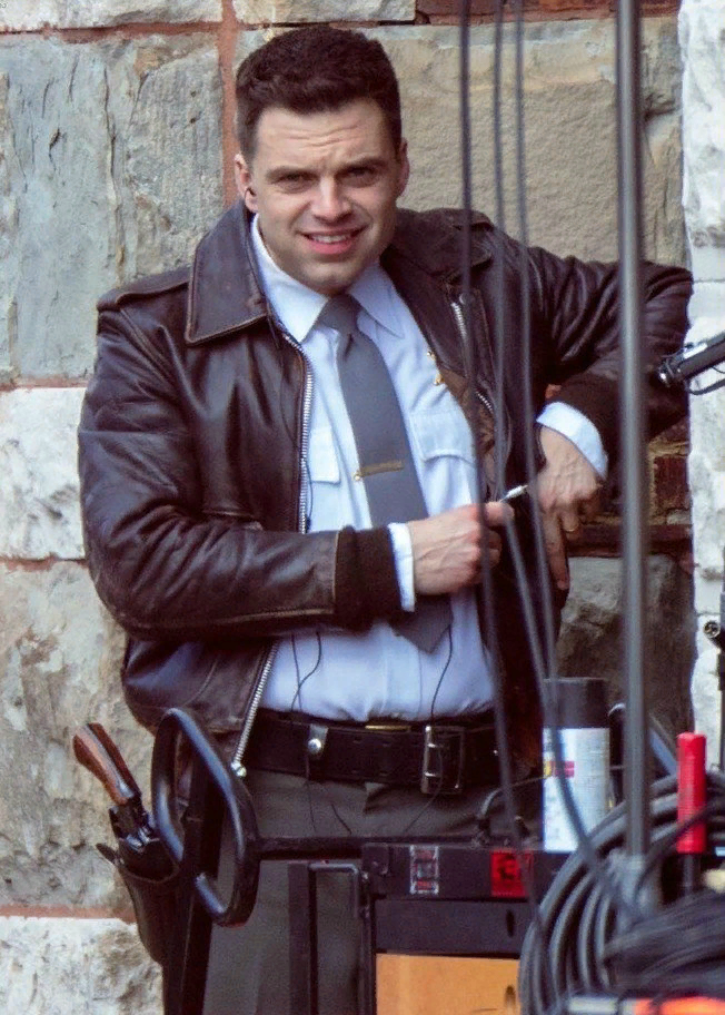 Кадры со съёмок: Себастиан Стэн, и почему-то - толстый