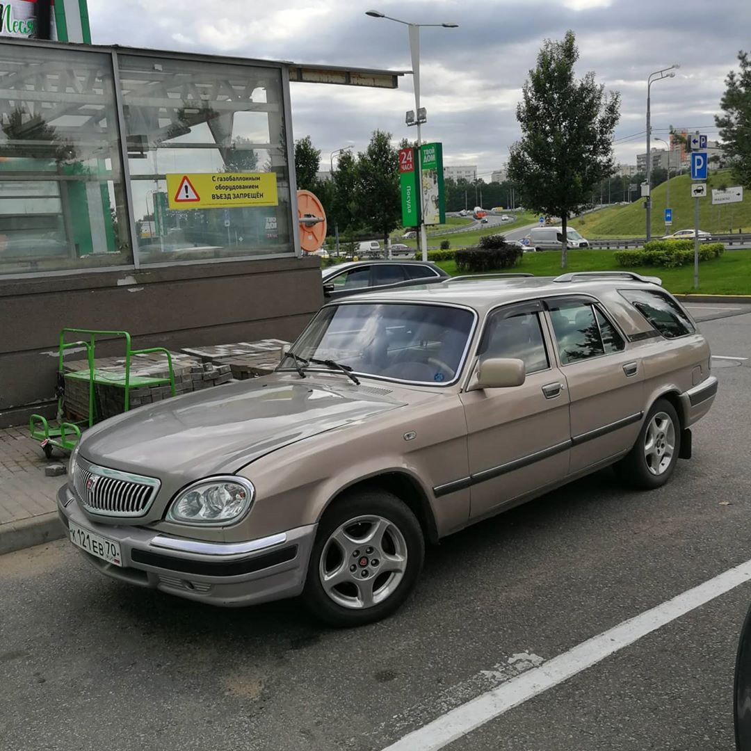 Видно, что не серийная