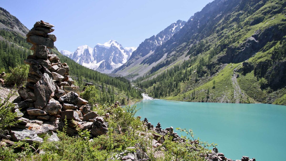 Голубыми Шавлинскими озерами можно полюбоваться в районе Северо-Чуйского хребта. Фото: Олег УКЛАДОВ, «КП»-Барнаул»