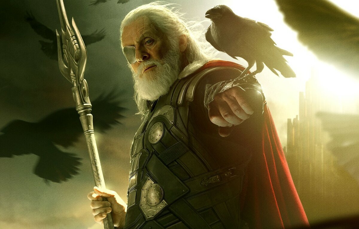 Скандинавские верховный бог "Один" из киновселенной Марвел.