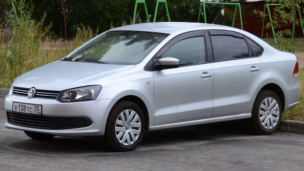 Источник: https://ru.m.wikipedia.org/wiki/%D0%A4%D0%B0%D0%B9%D0%BB:Volkswagen_Polo_Sedan_2.JPG