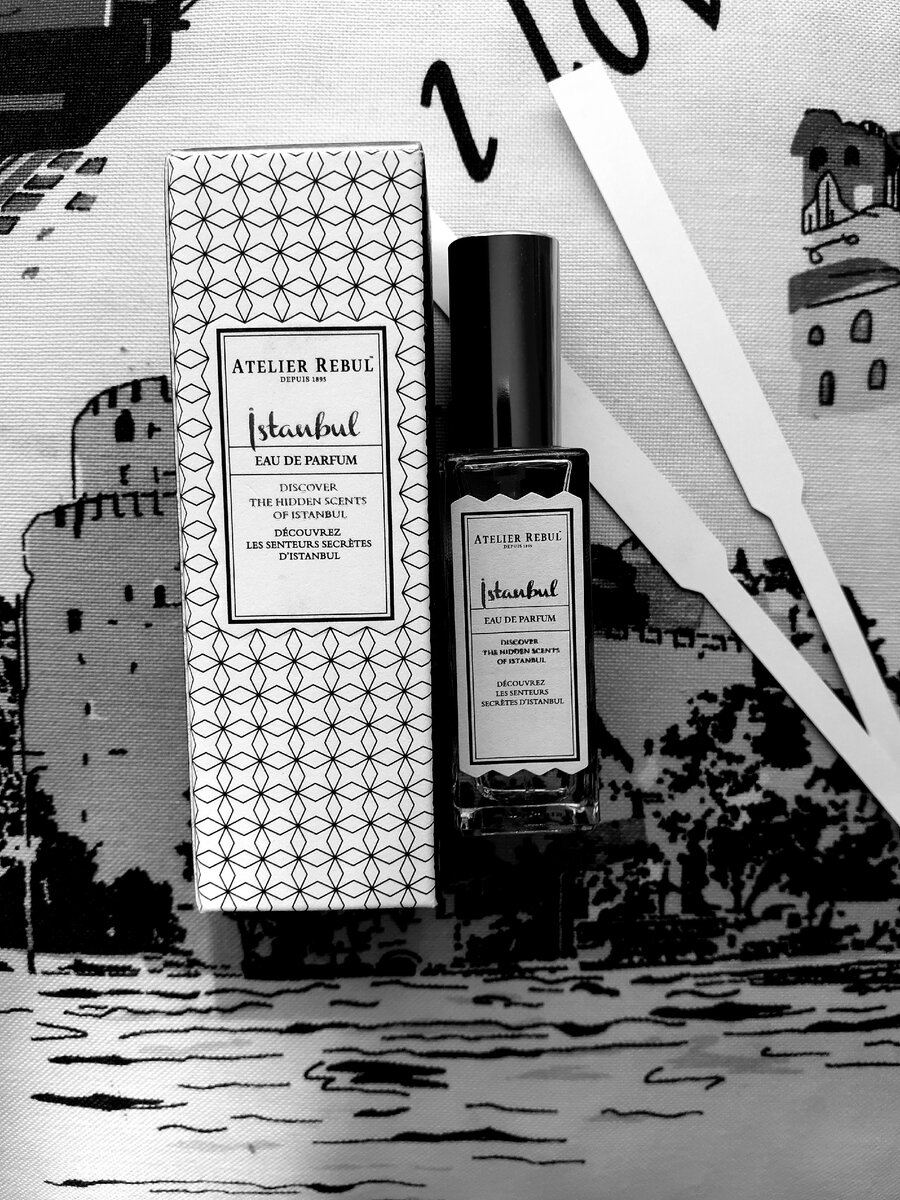 "Istanbul" от  Atelier Rebul. (На фото автора флакон travel size)