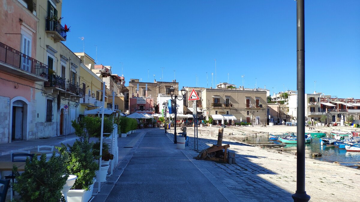 Маленькие города южной Италии. Порт в Бишелье