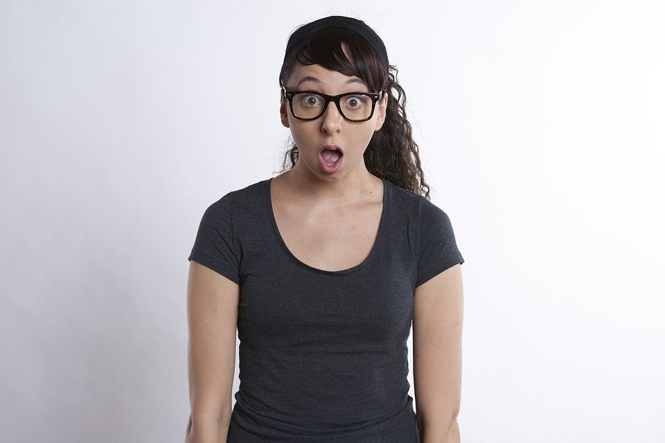 фото https://cdn.pixabay.com/photo/2018/04/27/21/55/surprised-3355958_960_720.jpg