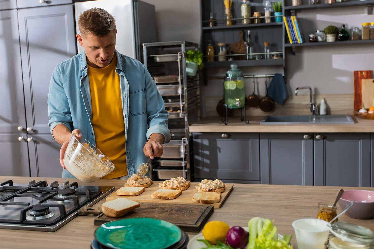 Очень просто кухня. СТС кулинарное шоу просто кухня. Просто кухня на СТС сегодняшний выпуск.