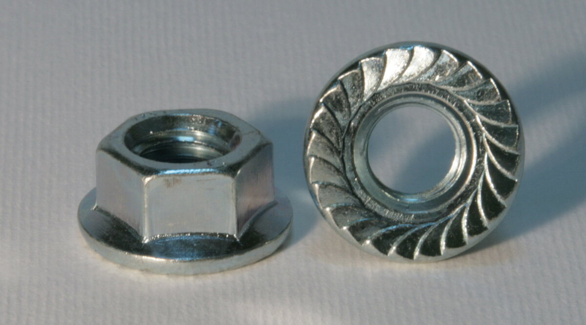 гайка с гровером *6
