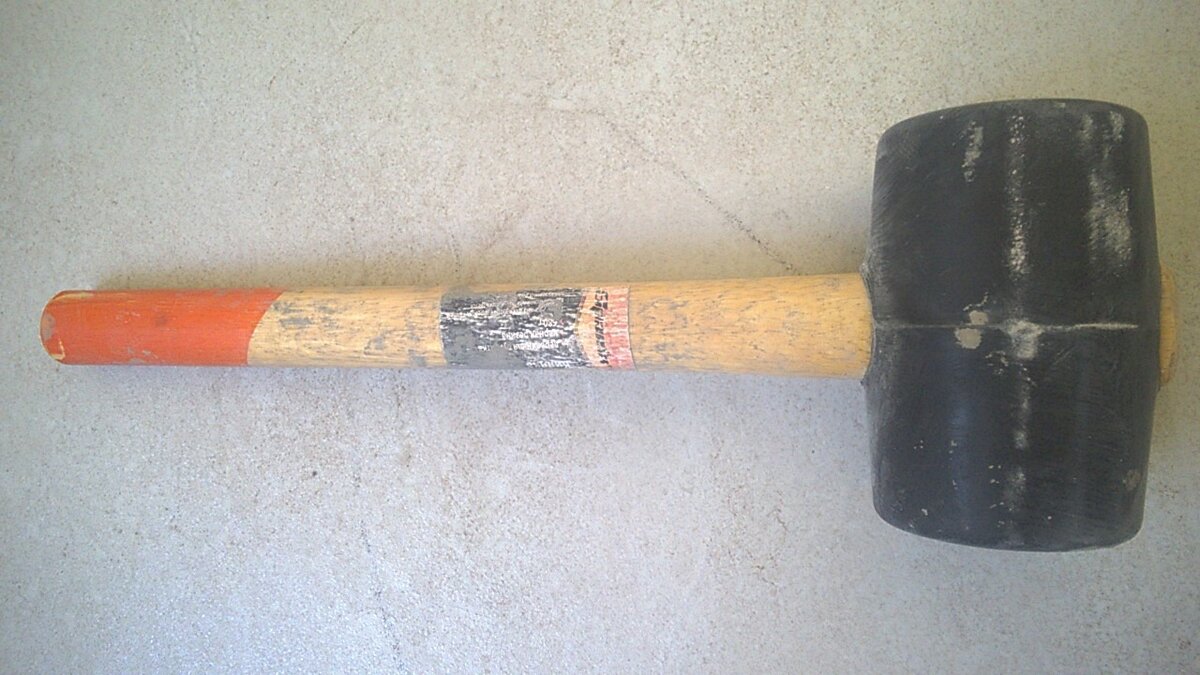 Резиновая киянка на 680 грамм фирмы Sparta