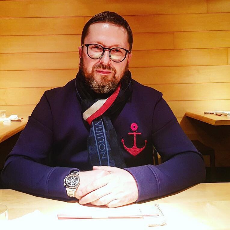 Анатолий Шарий, любит бренды, Louis Vuitton, Gucci.