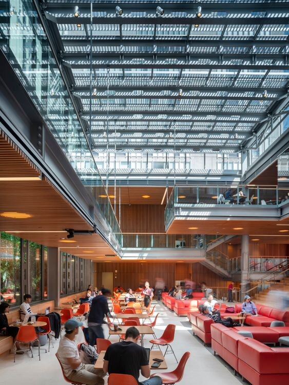 Возможно, стоит присмотреться к кампусу. В нем придется проводить достаточно много времени....