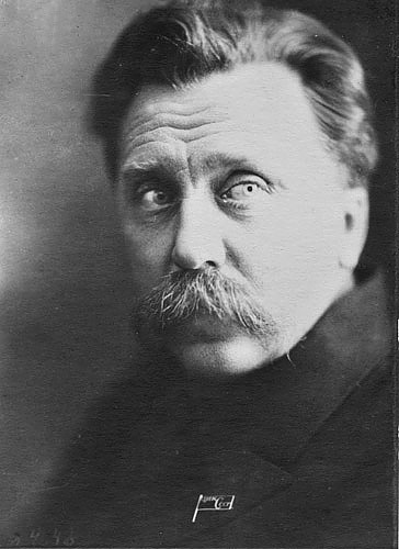 Похож, чертяка