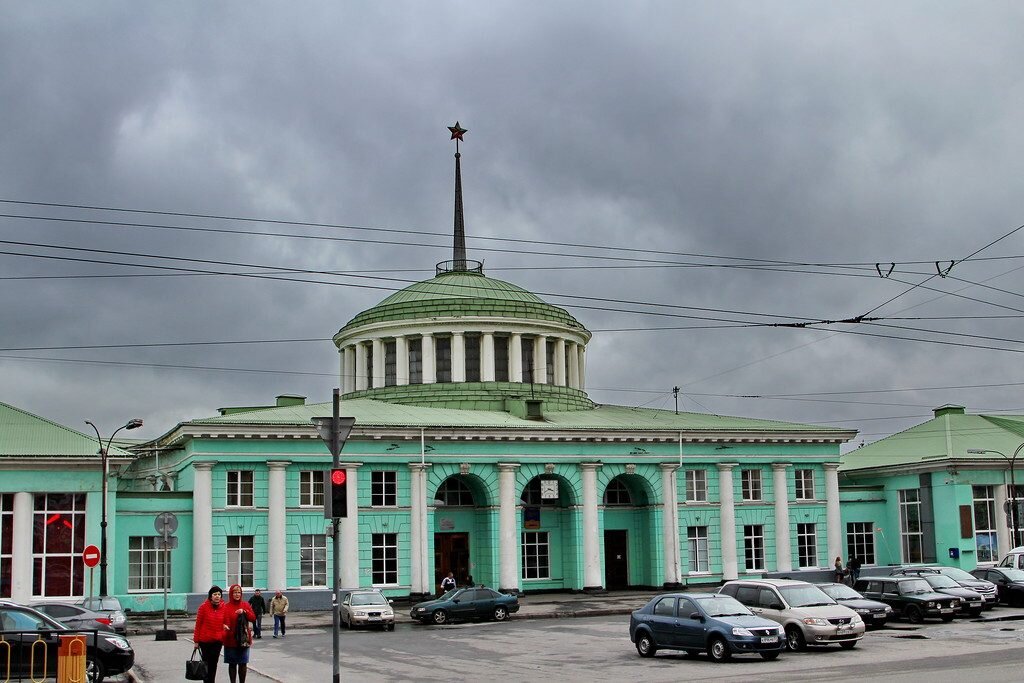 Вокзал.г Мурманск.фото из свободных источников.