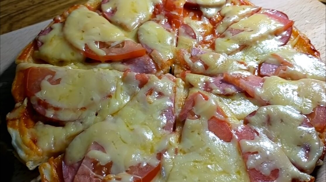 Пиццa на сковороде