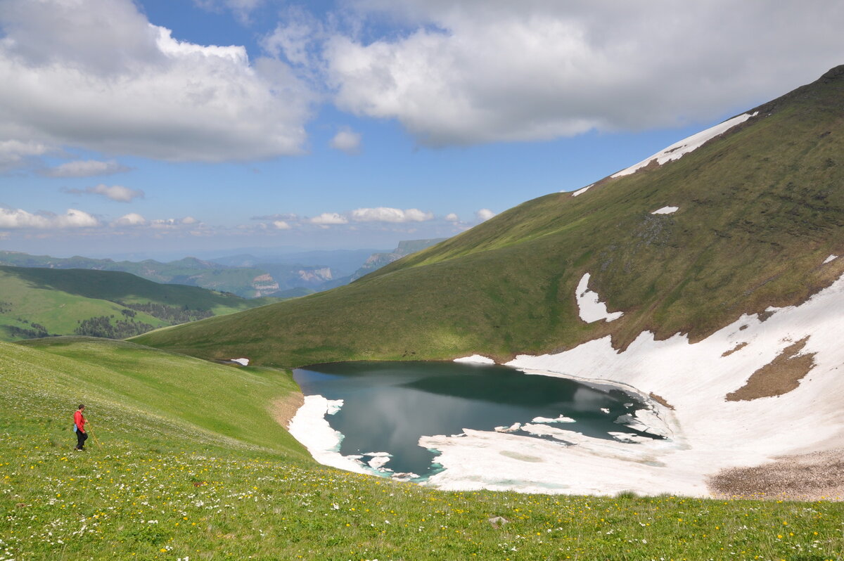 Бамбак. Бамбак гора Адыгея. Плато малые Бамбаки. Горное озеро Адыгея.