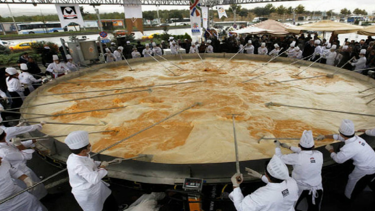 гигантский омлет