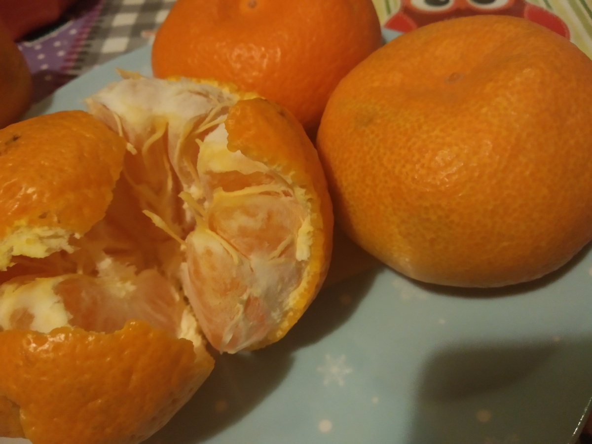 мандаринки, хотела сфоткать красиво, получилось не очень)