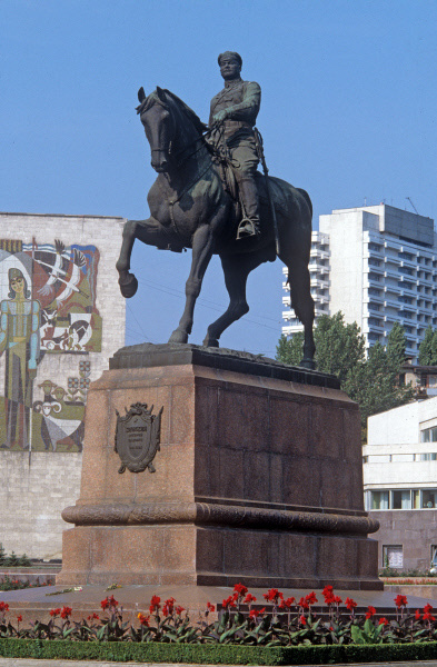 Памятник Котовский Григорий Иванович. Из открытых источников Яндекс.Картинки