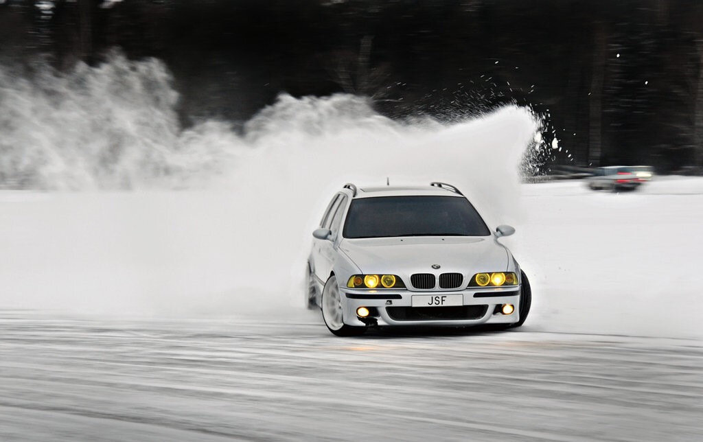 Дрифт на бмв. BMW e39 Drift. БМВ м5 е39 дрифт. E39 дрифт. Зимний дрифт БМВ е39.