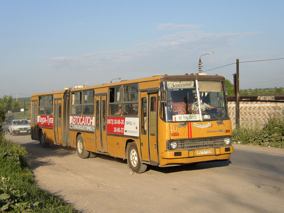 На 1 маршруте выпускались и "Икарусы-гармошки", фото yaplakal.com