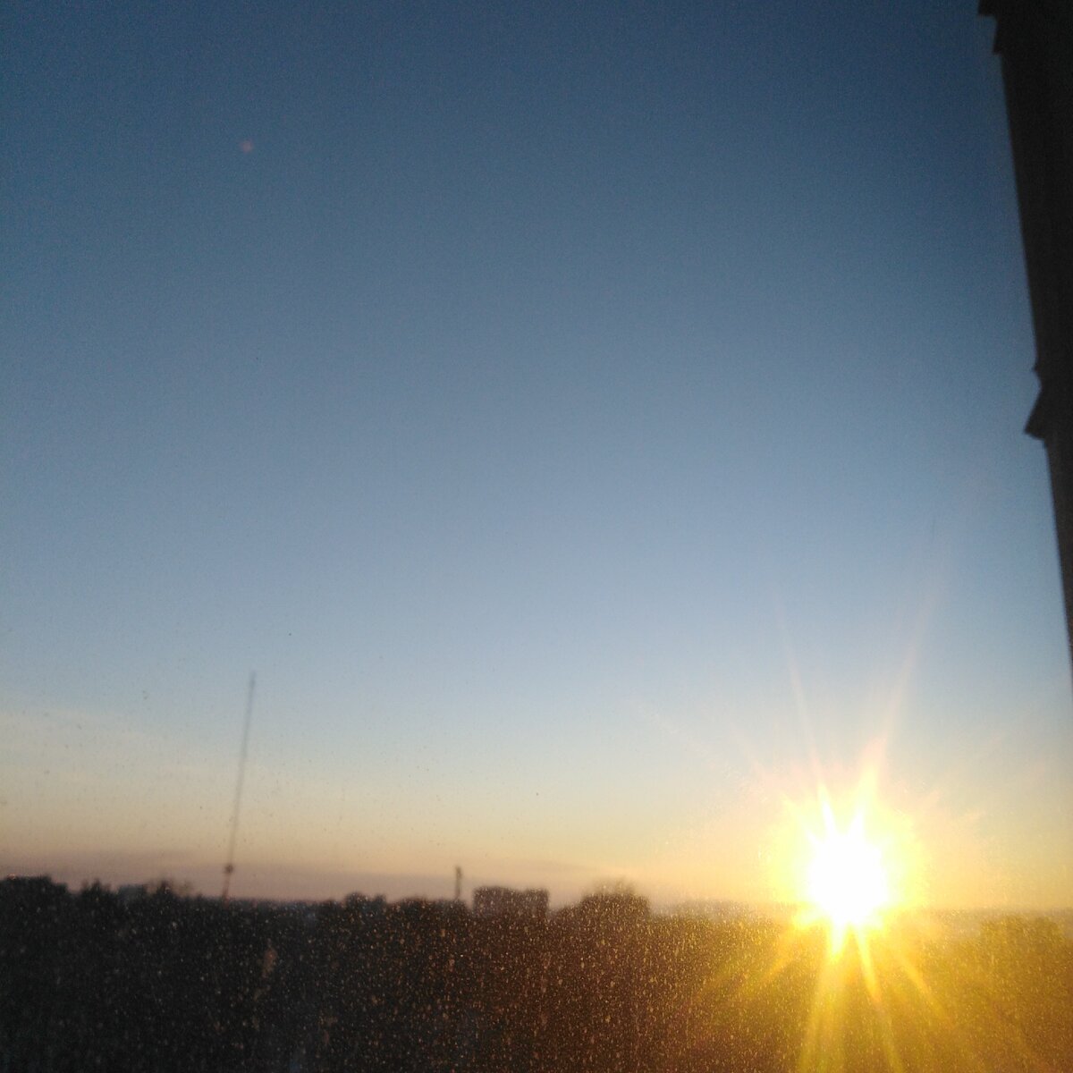                                                        "У меня есть солнце. И оно меня любит...."